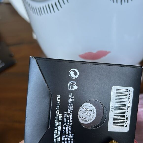 EYE SHADOW (PRO PALETTE REFILL PAN)color expensive pink size 1.5g new Ipsy bag - Picture 8 of 12